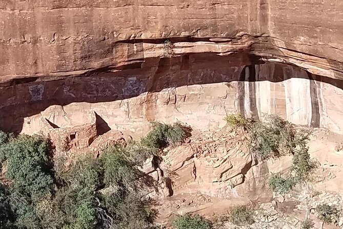 Ancient Sedona (30+ Mile) - Sedona Helicopter Tour - The Route’s “Big Wow” Segment: Rock Pillars and Seasonal Water
