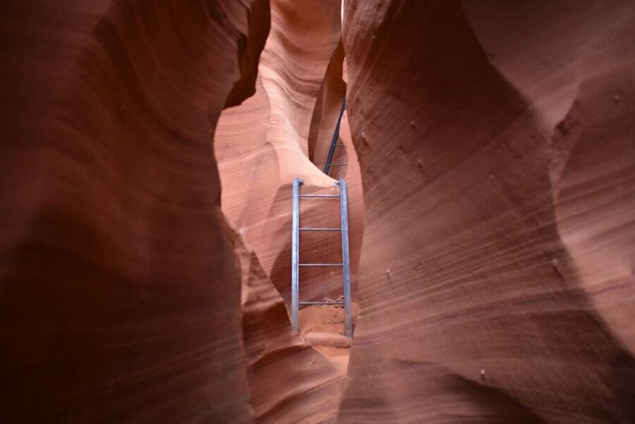 Antelope Canyon: Rattlesnake Canyon Tour - Seasonal color shifts: what to watch for in summer and winter