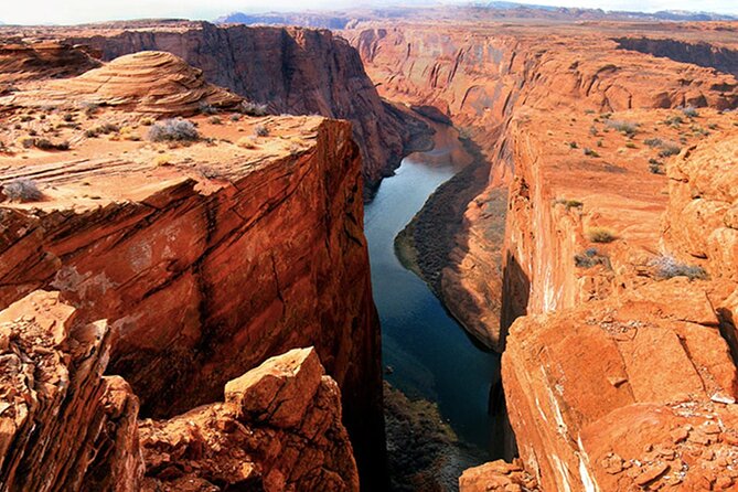 Antelope Canyon via Canyon X and Horseshoe Bend Scenic Tour from Sedona - Glen Canyon Dam overlook: a quick stop with big-country context