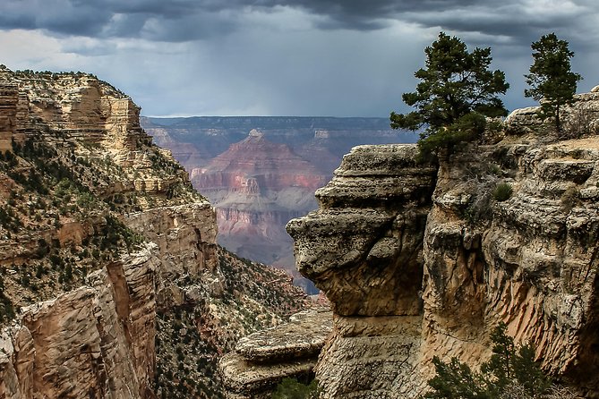 Grand Canyon Day Trip from Sedona or Flagstaff - Grand Canyon Village: shopping plus a calm nature walk
