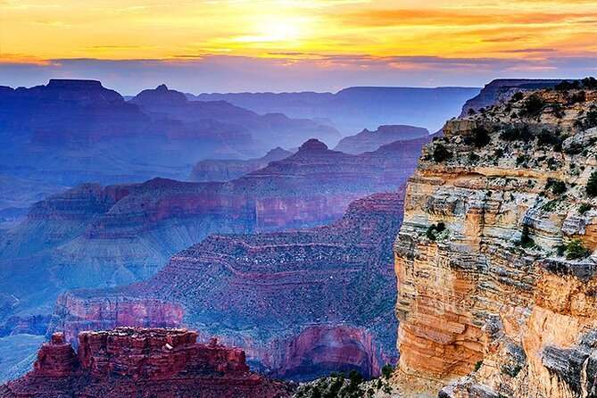 Grand Canyon South Rim Day Trip from Sedona - Grand Canyon Village: Views, Shopping, and How to Spend 30 Minutes
