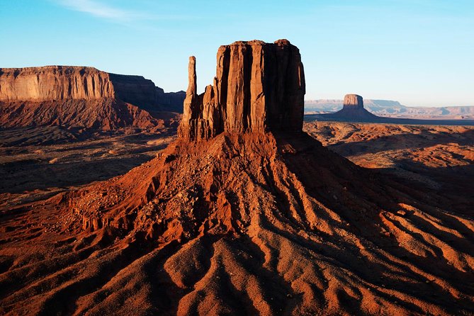 Monument Valley/Navajo Indian Reservation from Sedona/Flagstaff - Monument Valley Tribal Park: where the views get close and real