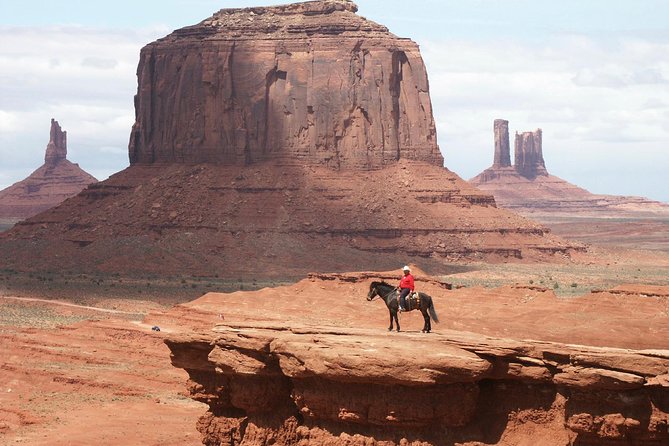 Monument Valley/Navajo Indian Reservation from Sedona/Flagstaff - Comfort on the drive: van setup, weather, and what to wear