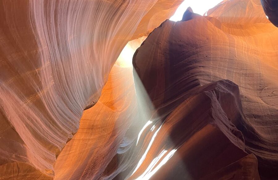 Page: Upper & Lower Antelope Canyon Combo Day Trip - How the Navajo guides shape the whole experience