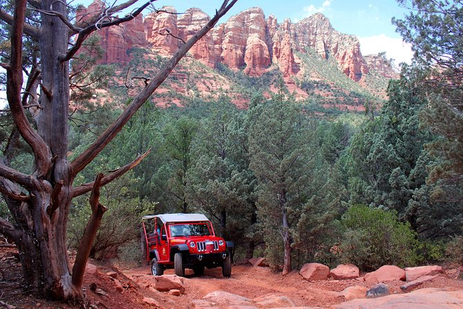 PRIVATE Sedona Jeep Tour 4X4 Excursion - Red Rock West Trail - Stop one: getting oriented before the jeeping starts