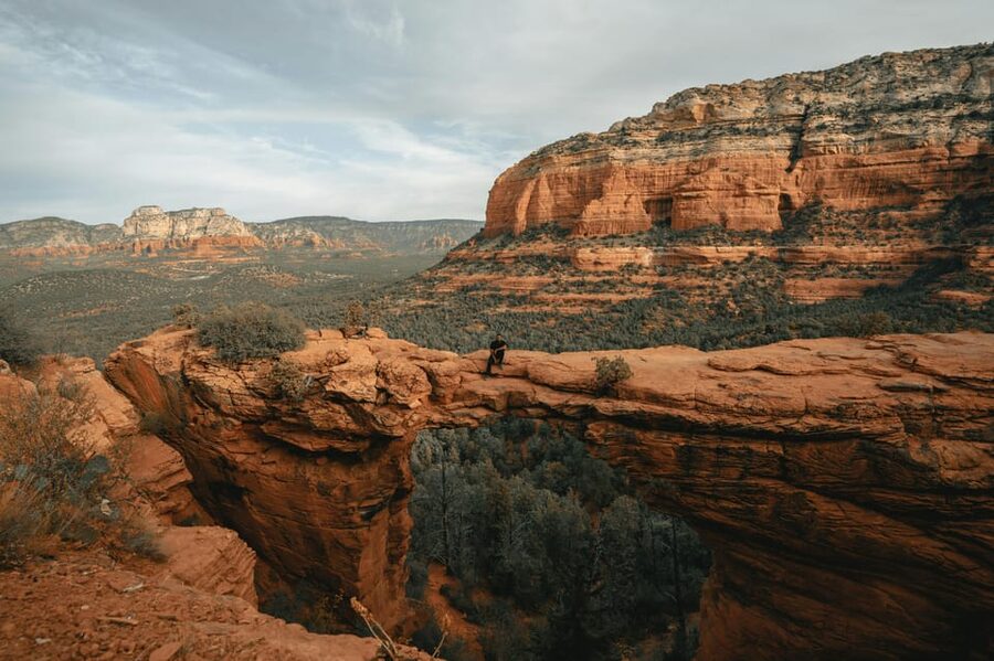 Sedona Devil's Bridge, Bell Rock & Chapel of the Holy Cross - Devil’s Bridge: the sandstone arch, the climb, and why arriving early matters