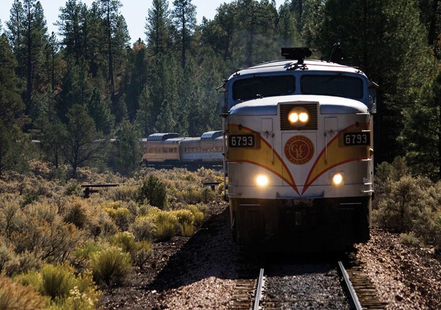 Sedona/Flagstaff: Grand Canyon Tour & First-Class Train Ride - First-Class Grand Canyon Railway: Williams to the Rim