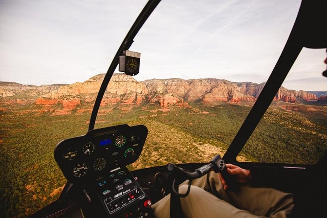 Sedona Helicopter Tour: Desert Thunder Tour - Bell Rock, Courthouse Butte, and Snoopy Rock: Quick Hits for Photo Lovers