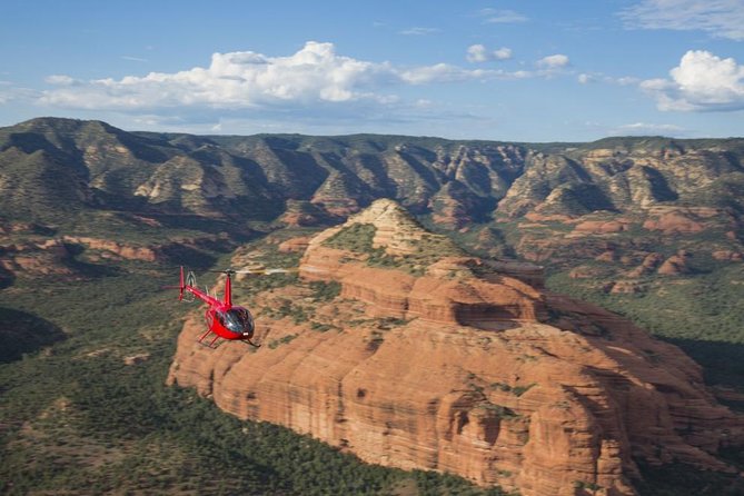 Sedona Helicopter Tour : Dust Devil Tour - Boynton Canyon and the approach to the cliff dwellings