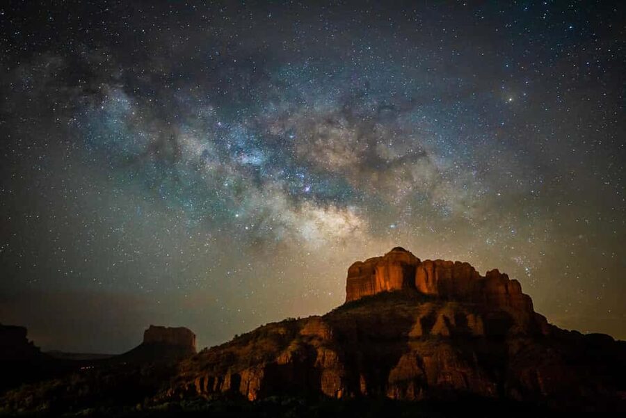 Sedona Night Hike and Stargazing Tour - Doe Mountain at dusk: how this 4-hour night hike works
