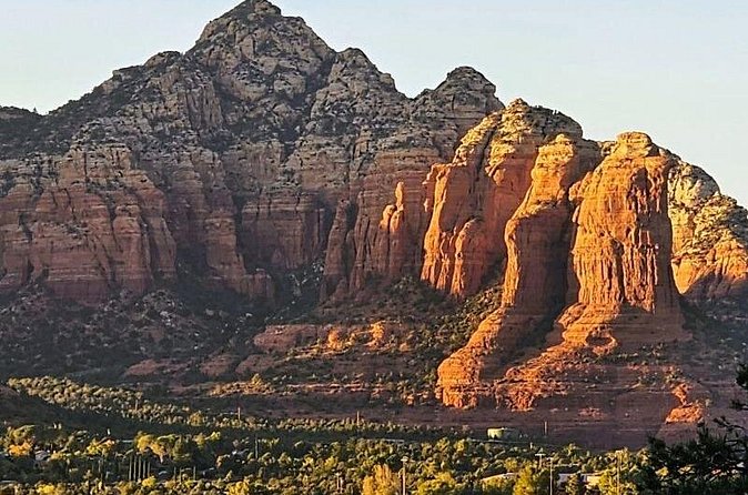 Total Sedona Tour - Tlaquepaque Arts & Shopping Village: roaming time in a village built around trees